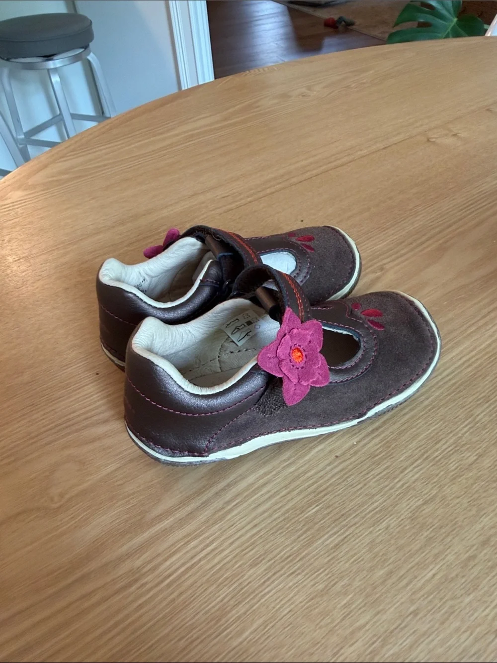Stride Rite Teagan T Strap Mary Jane’s 8M Toddler NEW